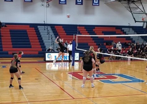 Volleyball team wins district match and moves to states