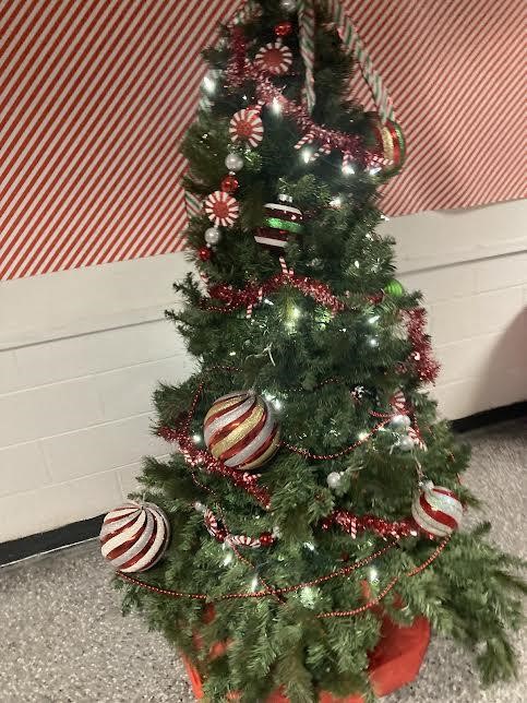 Archbishop Carrolls parents association brought Christmas cheer to the third floor West hallway and throughout the campus.